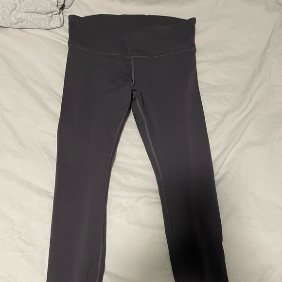 Like new grey LuLu lemon pants - Picture 1 of 2